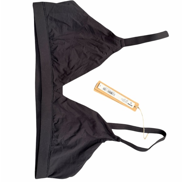 SKIMS FITS EVERYBODY
TRIANGLE BRALETTE M ONYX - Picture 4 of 6